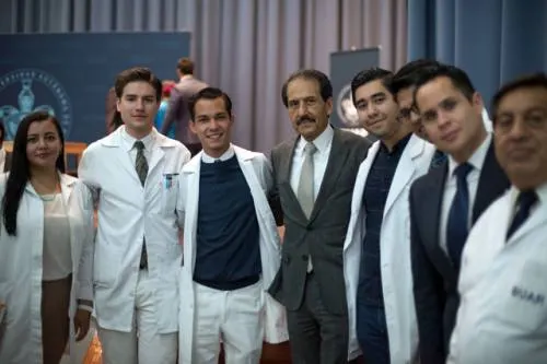Innovar y trabajar en equipo para hacer frente a la austeridad: Rector Alfonso Esparza Ortiz