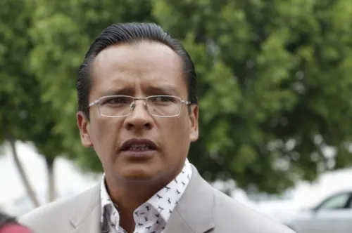 El muy Influyente Abogado que Presume Cercanía con el Gobernador Barbosa