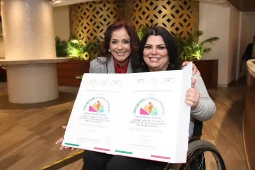 Recibe SEDIF Puebla distintivo empresa incluyente “Gilberto Rincón Gallardo”