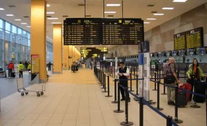 Evacúan avión en el Aeropuerto Internacional Benito Juárez