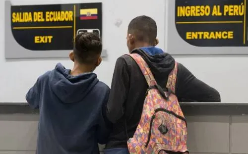 Perú declara estado de emergencia en su frontera por éxodo venezolano