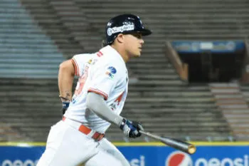 Torrealba continúa defendiendo los colores de los Pericos de Puebla