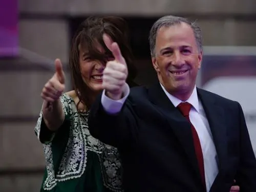 Meade en el primer debate por la Presidencia de la República