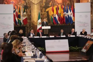 Despedirá SEP a 2 mil profesores de varios estados