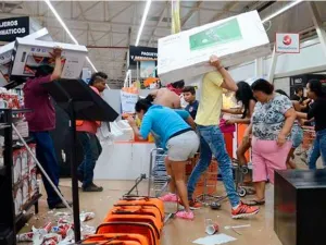 Saqueos dejan unos 600 detenidos en el país y psicosis