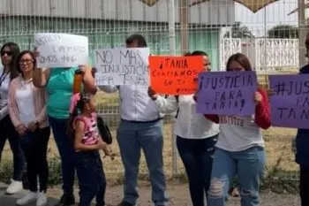 Familiares de Tania N. se manifiestan afuera del Centro de Justicia Penal