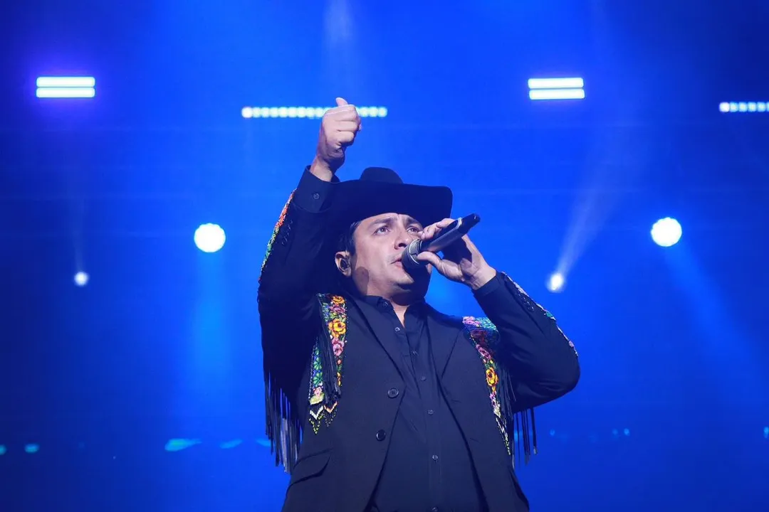 Julion Alvarez Fig 24