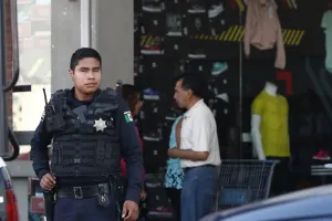 Reportan 50 detenidos tras robos a comercios