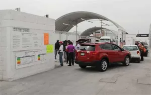 Parque vehicular supera capacidad de verificentros poblanos