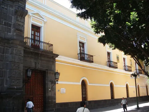 Libra la BUAP revisión de la ASF: Contralor