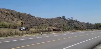 Arrojan cadáver de mujer en la autopista Siglo XXI; tenía huellas de violencia