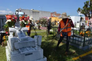 Listos los panteones de San Pedro Cholula para Día de Muertos