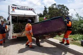 Inicia programa de descacharrización en Puebla para prevenir enfermedades en temporada de lluvias