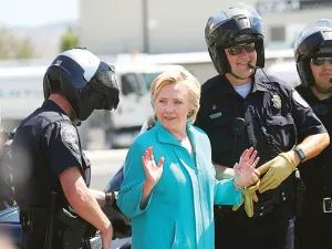 Hillary accede a información privilegiada
