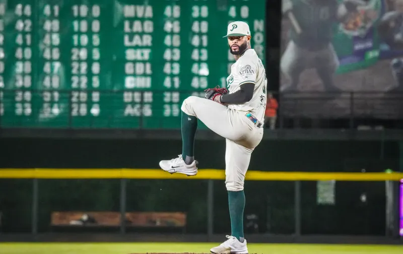 Pericos vence a Leones y asegura su boleto a Playoffs