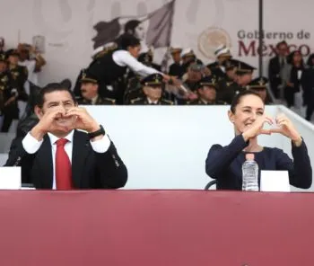 Encabezan la presidenta Claudia Sheinbaum y el gobernador Alejandro Armenta el desfile del 5 de mayo