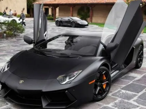 Los automóviles que Kobe Bryant guardaba en su cochera