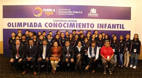 Estudiantes poblanos participan en la Convivencia Cultural 2017