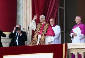 Claudia Sheinbaum felicita al papa León XIV y destaca su visión humanista