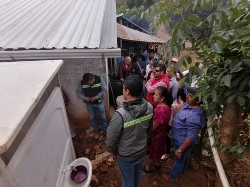 Entrega Gobierno del Estado sistemas de captación de agua en Jalpan