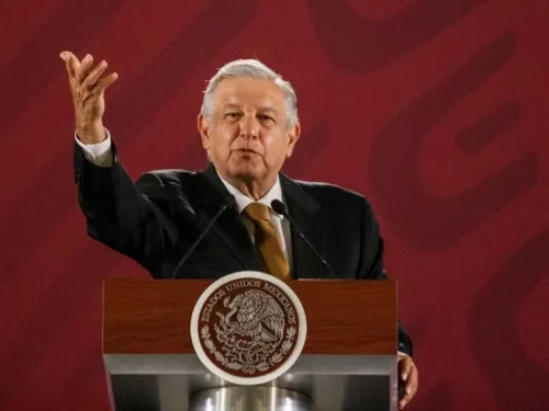 Deuda de Pemex no ha crecido, ni crecerá: López Obrador