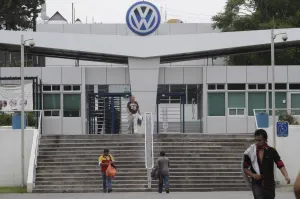 Modifica Sitiavw oferta de aumento salarial; pide 7.5 por ciento