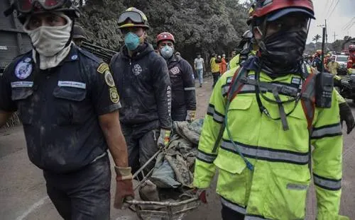 Trasladarán a México a heridos por erupción del Volcán de Fuego