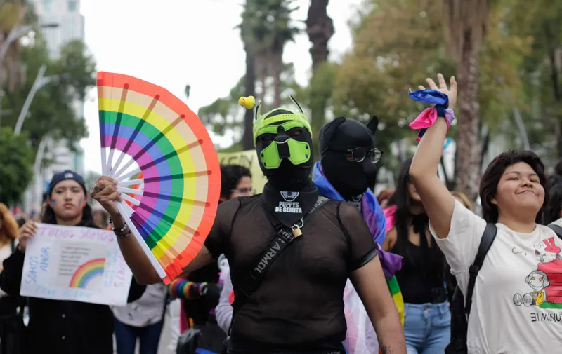 Marcha del Orgullo LGBT+ 2025 en Puebla exige nueva ley contra la discriminación