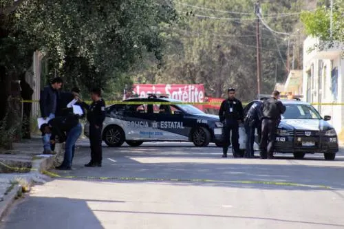 Tiran cuerpo de “El Negro” en Clavijero con narcomensaje