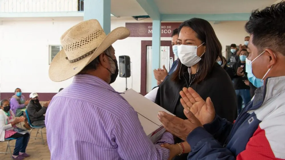 DIF Municipal entrega en manos de los beneficiarios, despensas en comunidades de Atlixco