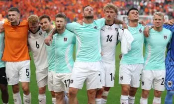 Francia empata con Polonia y Austria queda como líder del grupo D 