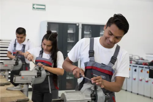 Audi México gradúa su tercera generación del Programa de Formación Dual