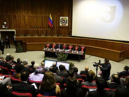 Justicia de Venezuela revierte polémicas sentencias que limitaban al Congreso