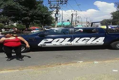 Policía atropella a una mujer y a su hija en la Rivera Anaya