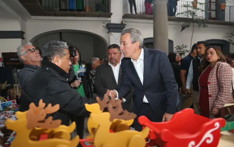 Ayuntamiento de Puebla promueve Expo Artesanal Navideña 2024 en Regidurías