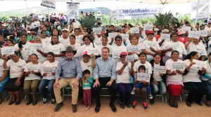 Dará gobierno uniformes gratuitos a alumnos de secundaria
