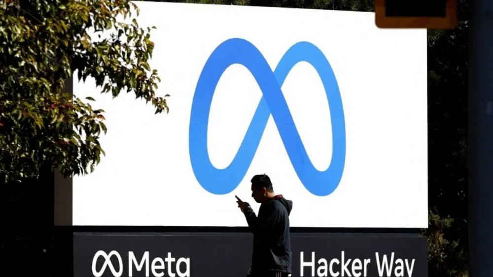 Hackers consiguen datos de usuarios de Apple y Meta