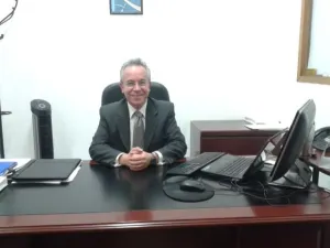 Cabello Gil asume la Rectoría de la Universidad IEU