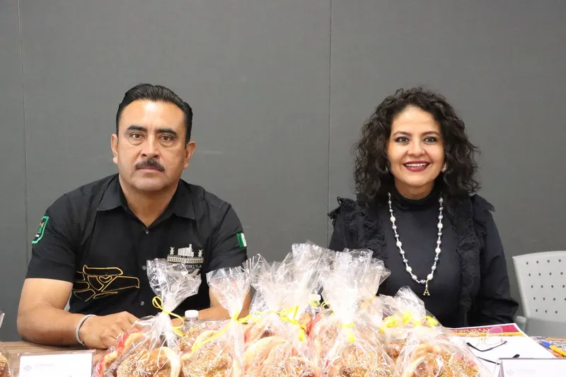 raul-marin-azucena-rosas