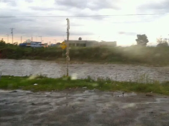 Inundación en Cuautlancingo; no reportan lesionados