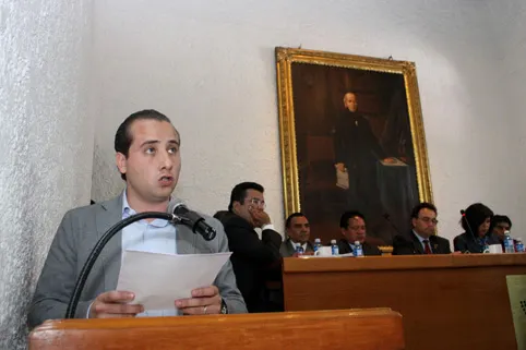 Mi puesto no está en juego por recurso de inconstitucionalidad: Riestra