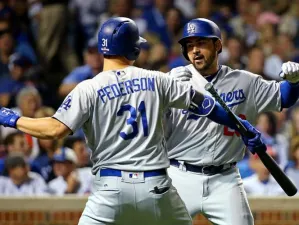 VIDEO: Dodgers igualan serie gracias a González y Kershaw