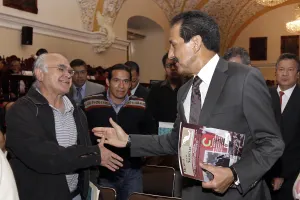 Pide Esparza una investigación a fondo en el caso Ayotzinapa