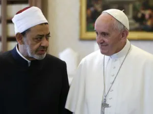 Papa Francisco se reúne con líder musulmán suní