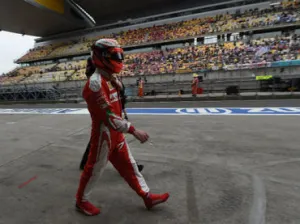 Raikkonen marca pauta en segundos libres