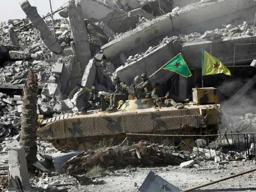 Se atribuye Trump mérito de la derrota del EI en Raqqa