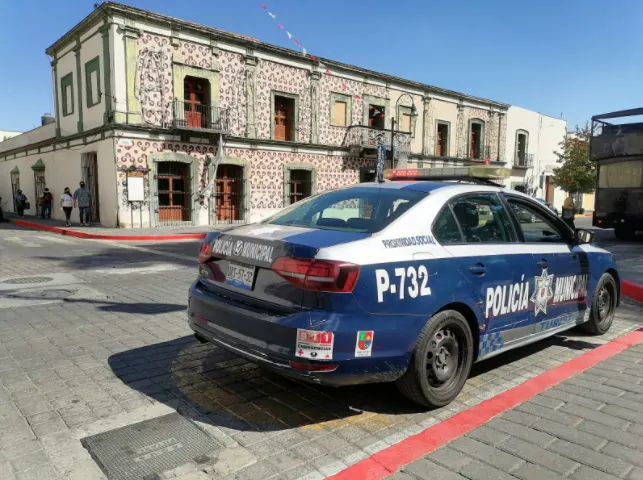 Sujetos armados roban 5 autos en el restaurante Divará de Cholula