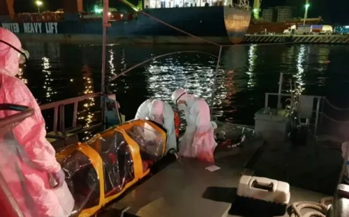 Evacuan a filipino con síntomas de Covid-19 de buque en Veracruz