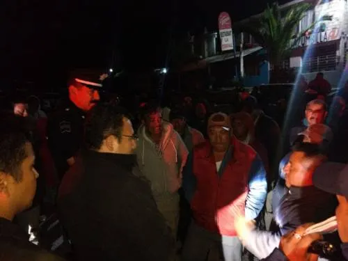 Delincuencia azota dos juntas auxiliares de San Antonio Cañada, habitantes bloquearon carretera