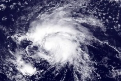 Tormenta tropical ‘Kiko’ avanza cerca de Cabo San Lucas